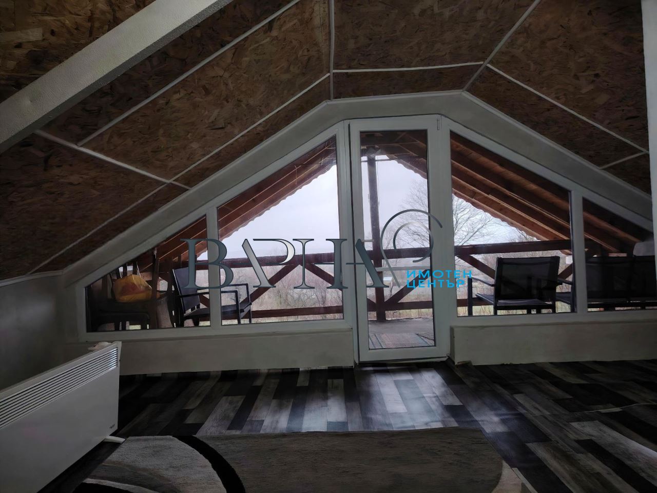 Продава Къща с Двор в с. Аврен - 0