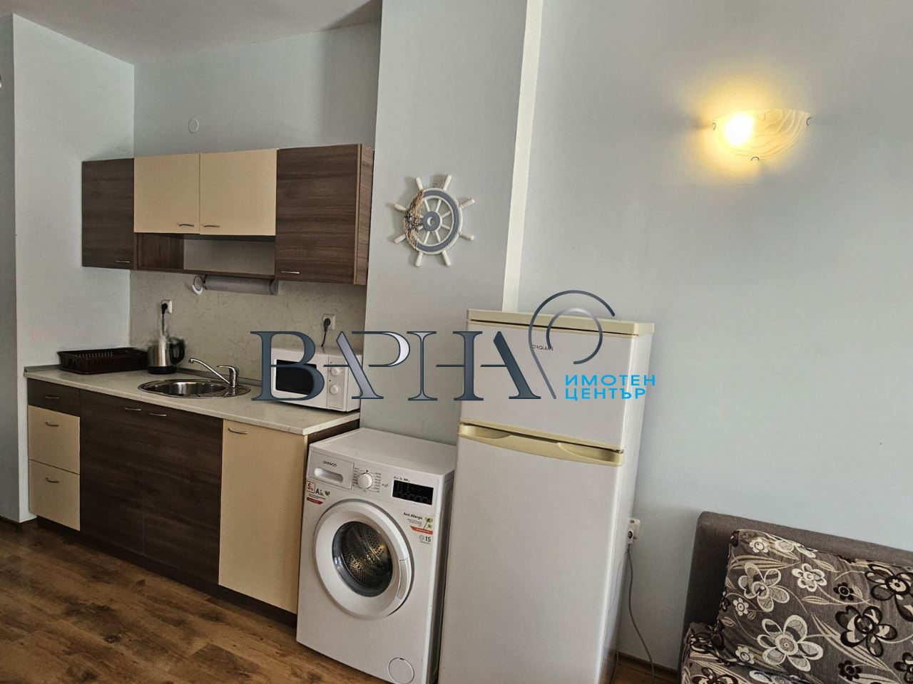 Продава обзаведен двустаен апартамент к.к. Зл Пясъци - 0