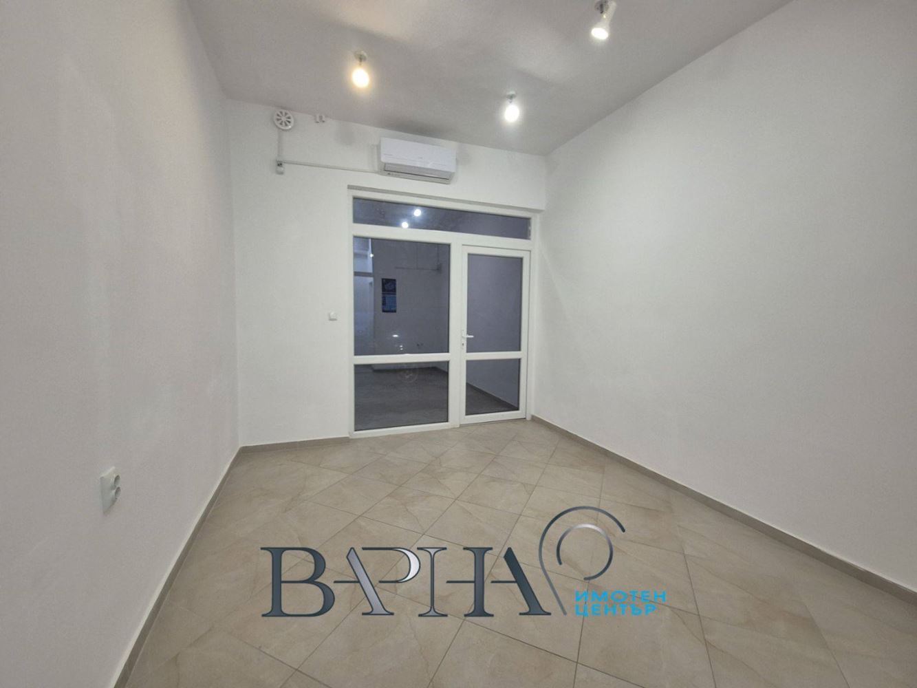 Офис - Варна, Лятно кино Тракия - 0