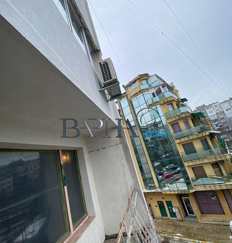 Левски Спалня Хол Кухня - 0