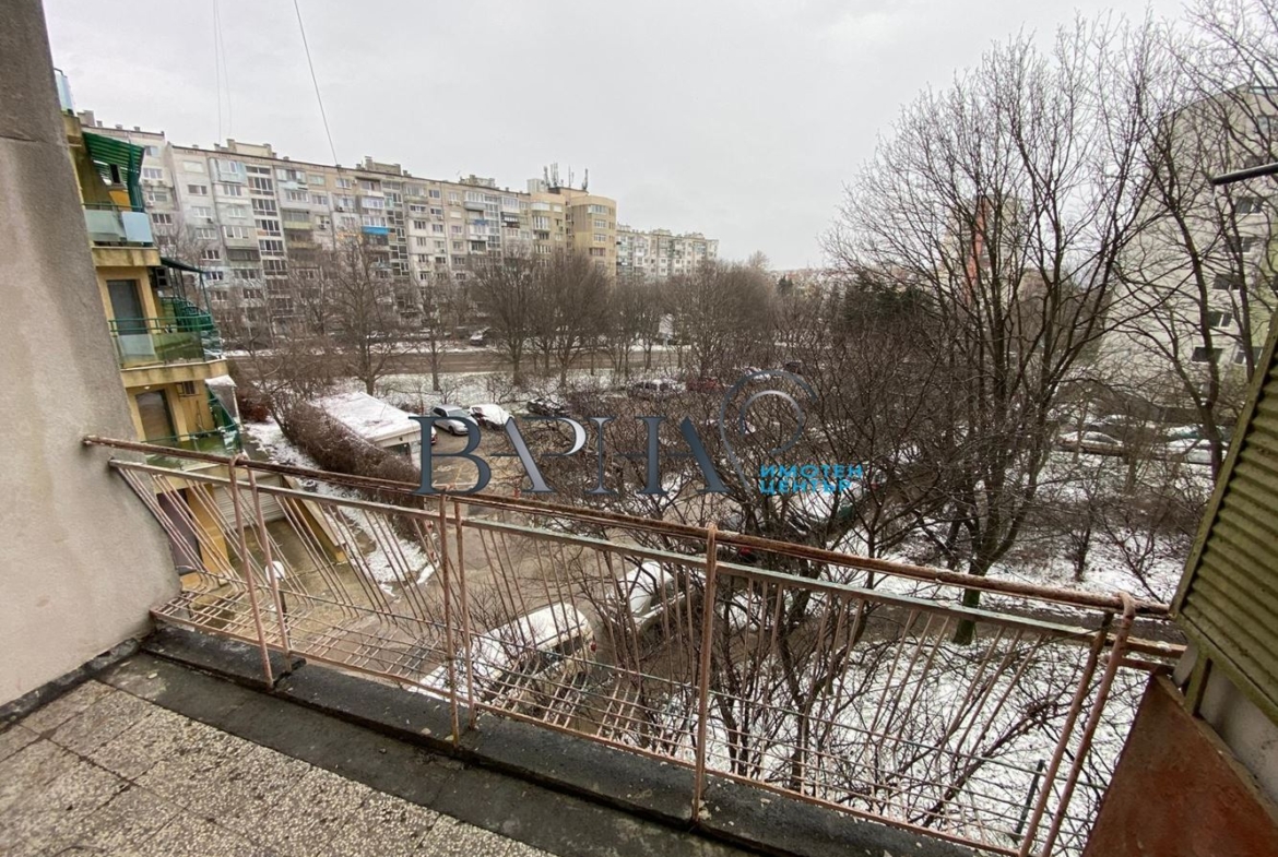 Левски Спалня Хол Кухня - 0