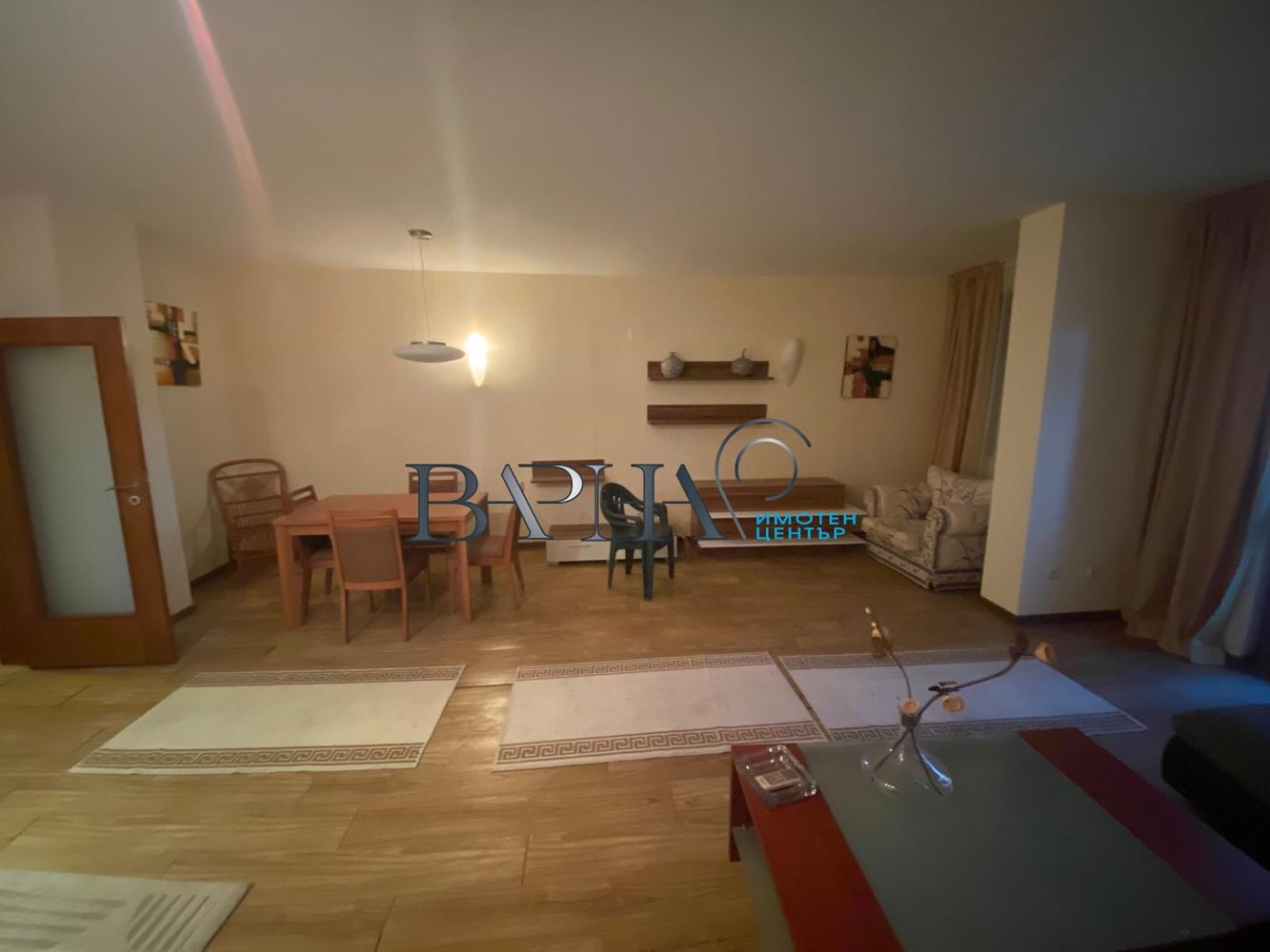 Просторен Двустаен Апартамент - 0