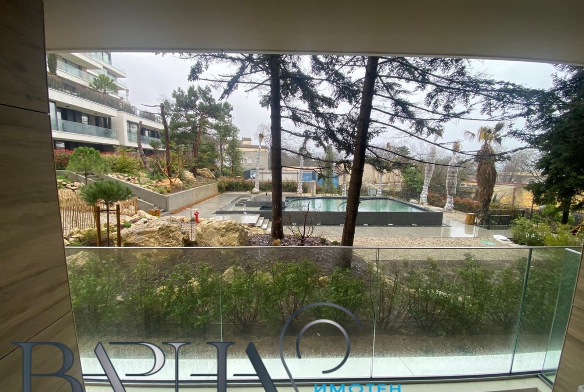 Луксозен Тристаен Апартамент Първи Наематели - 0