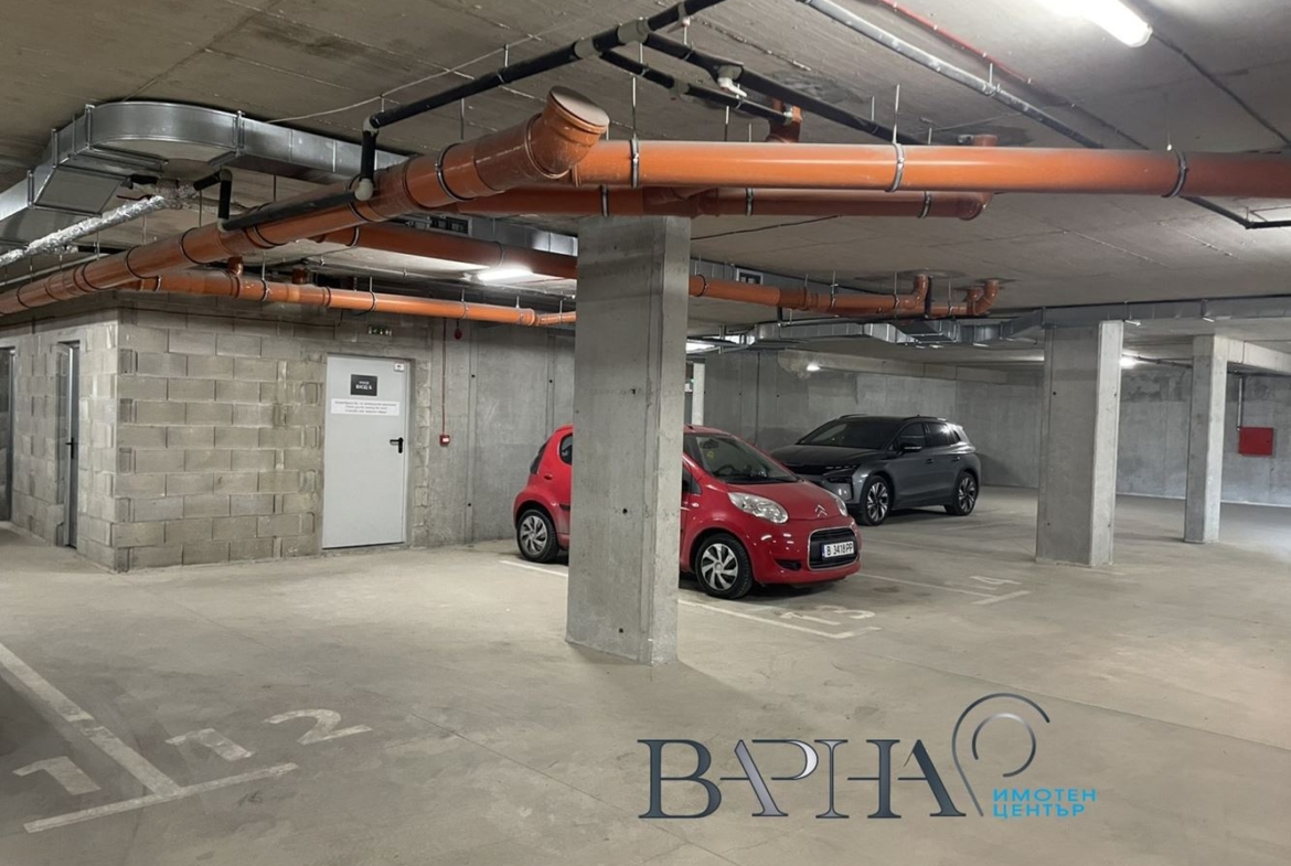 Гараж - Варна, Колхозен пазар - 0