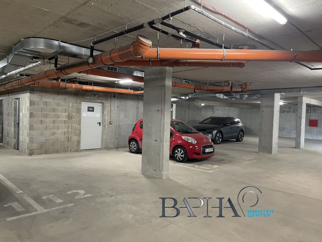 Гараж - Варна, Колхозен пазар - 0