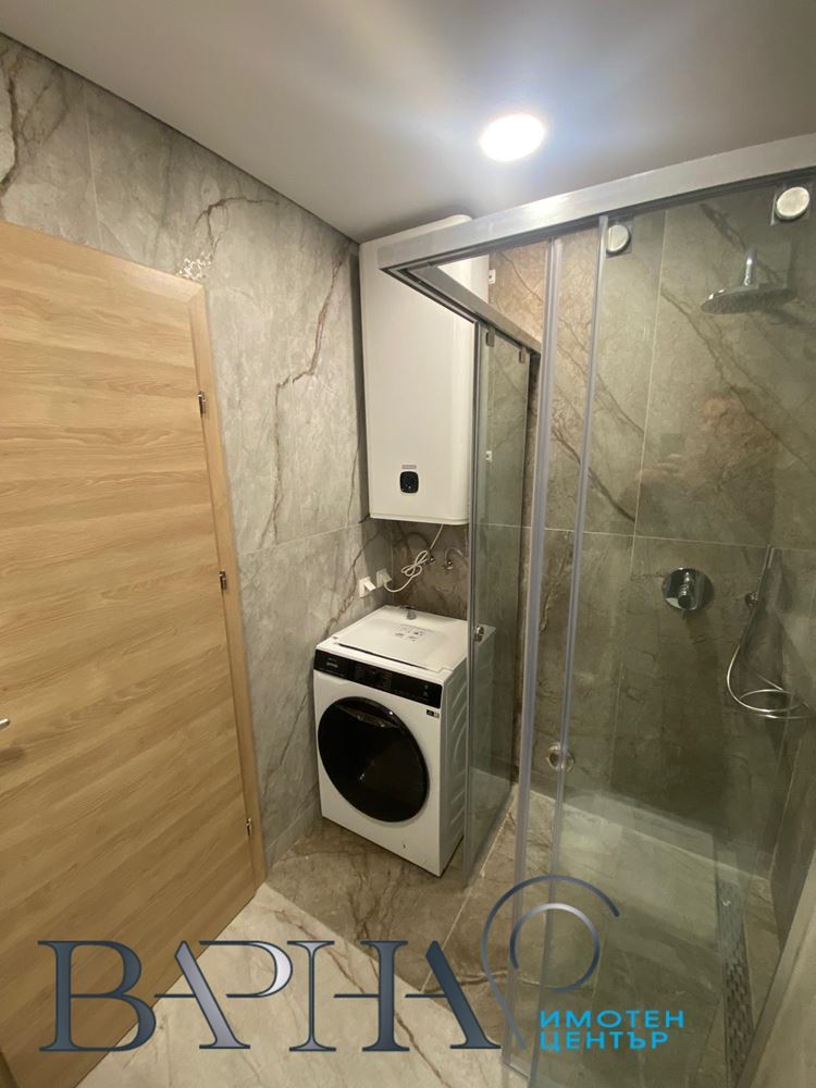 Луксозен Тристаен Апартамент Първи Наематели - 0