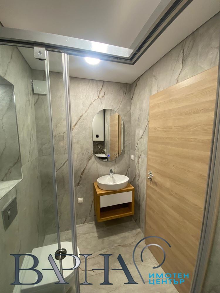 Луксозен Тристаен Апартамент Първи Наематели - 0