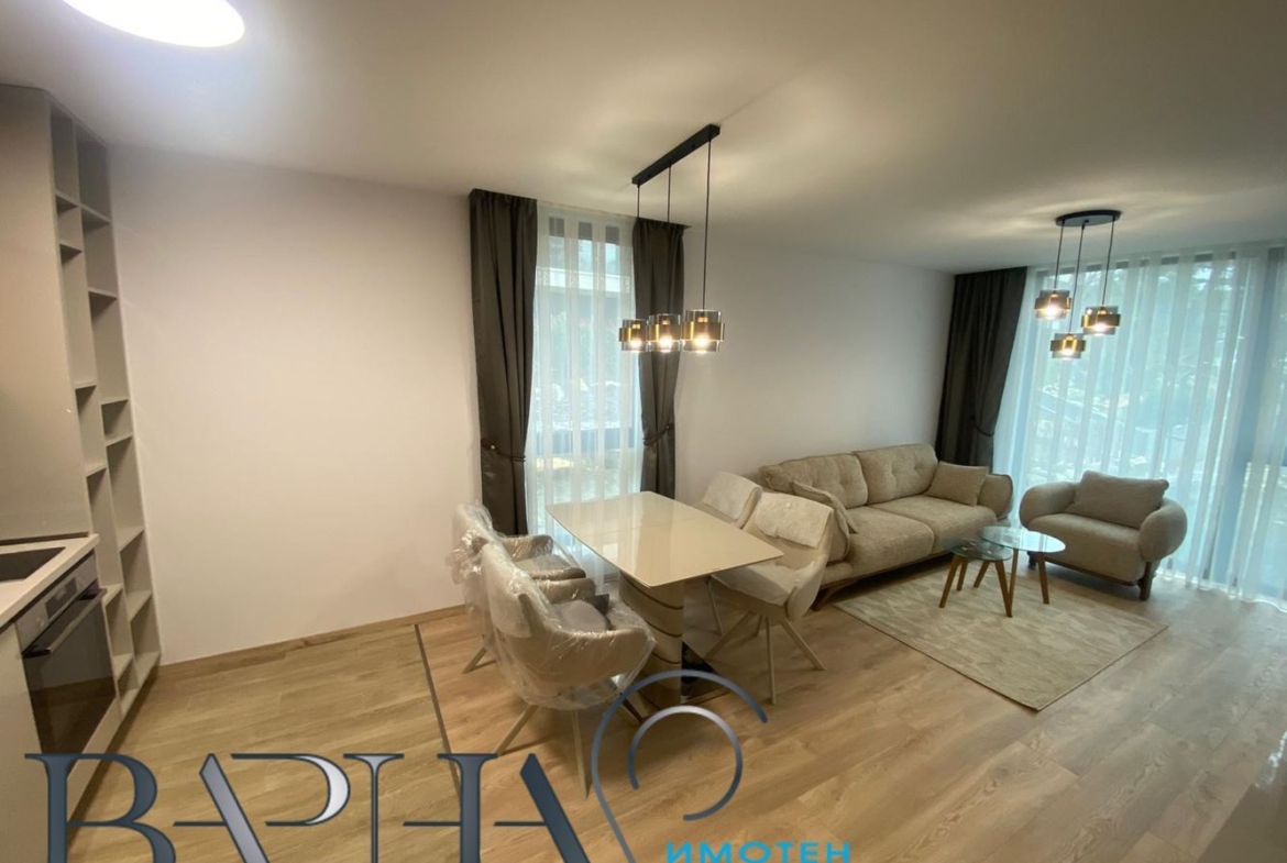 Луксозен Тристаен Апартамент Първи Наематели - 0