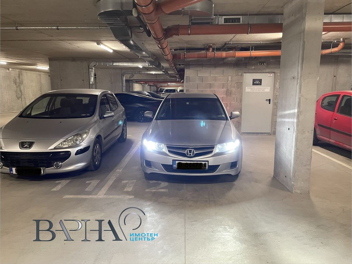 Гараж - Варна, Колхозен пазар - 0