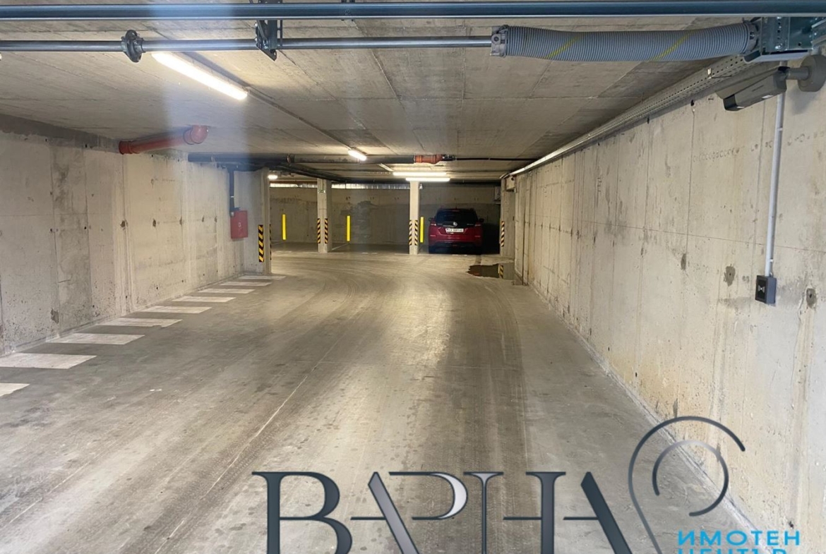 Луксозен Тристаен Апартамент Първи Наематели - 0