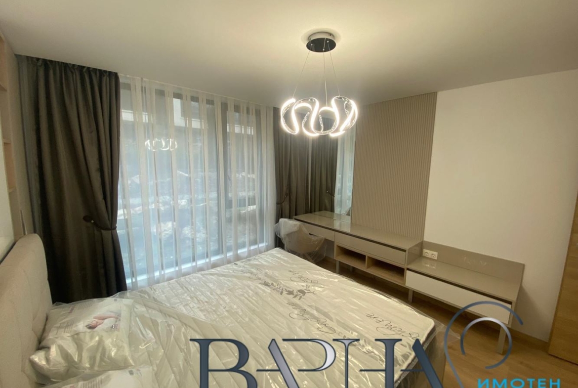 Луксозен Тристаен Апартамент Първи Наематели - 0