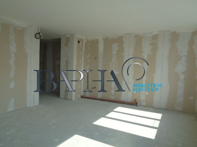 Варна Сити Парк Юг - Тристаен Апартамент с Панорама - 0